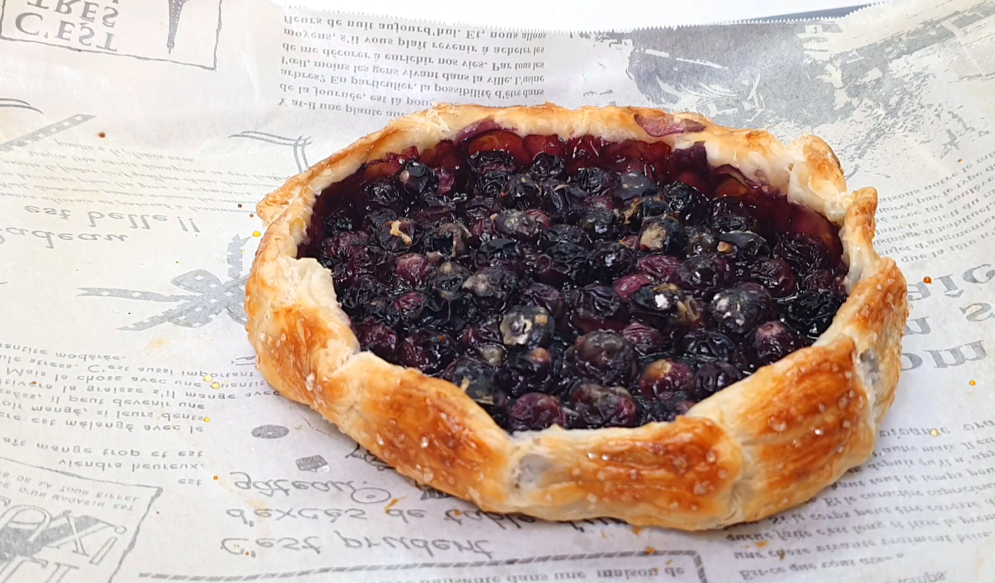 Puff Pastry Blueberry Crostata