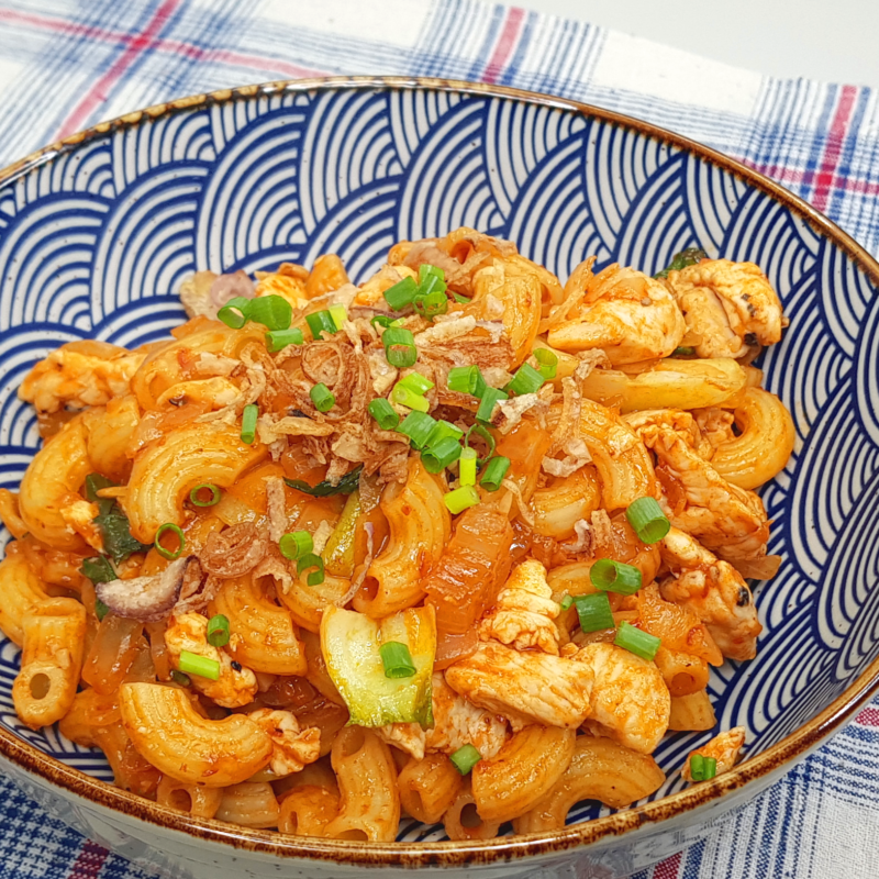 Macaroni Goreng (Spicy Stirfried macaroni) LaabiCook
